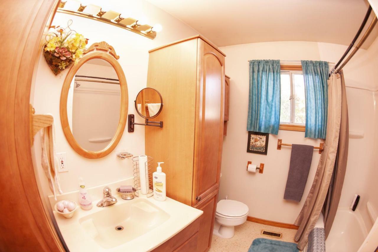 Tiga Bed And Breakfast 옐로나이프 외부 사진