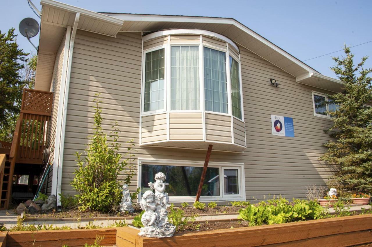 Tiga Bed And Breakfast 옐로나이프 외부 사진