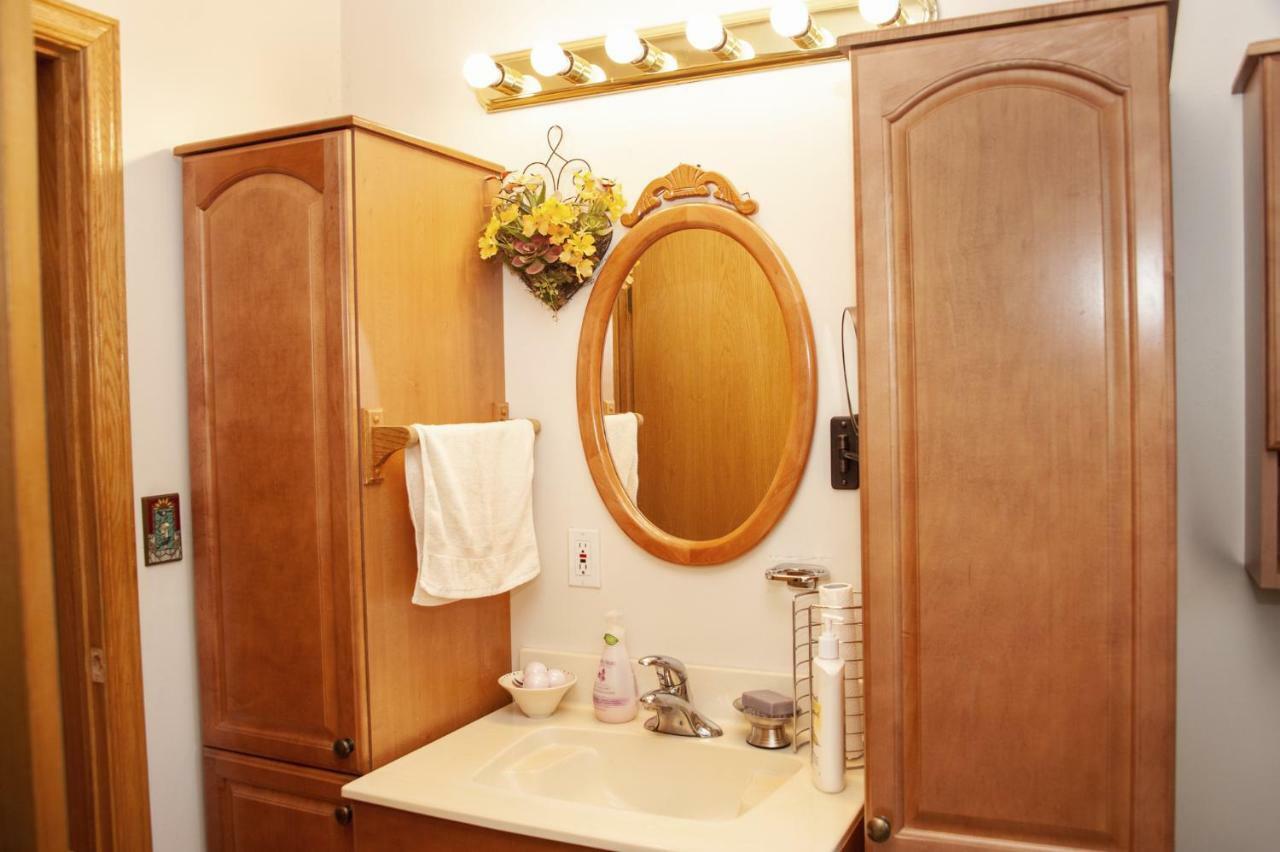 Tiga Bed And Breakfast 옐로나이프 외부 사진